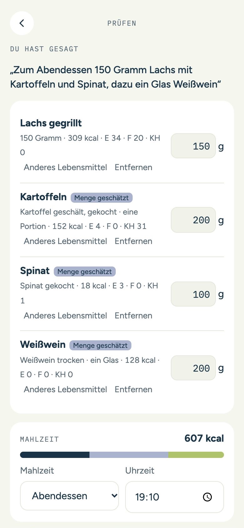 Liste mit Lachs, Kartoffeln, Spinat und Weißwein samt Gramm und Kalorien, geschätzte Mengen markiert